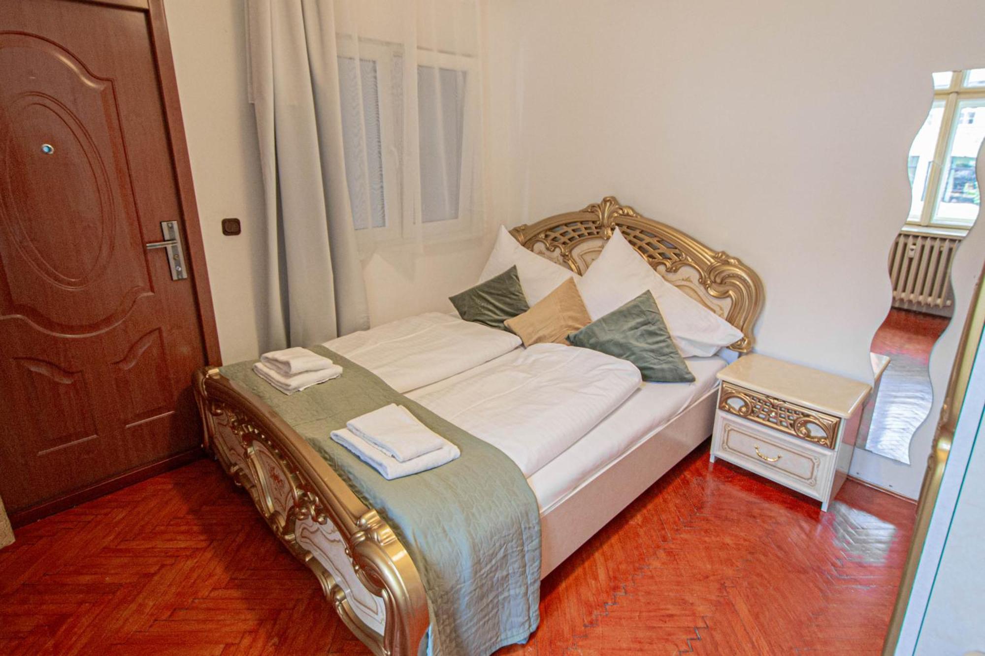 The Grand Royal 3Bdr Heart Of Old Town Apartment